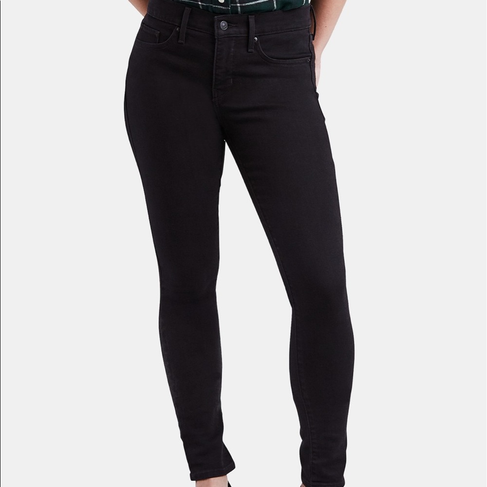 Levi’s 311 shaping skinny jeans in black